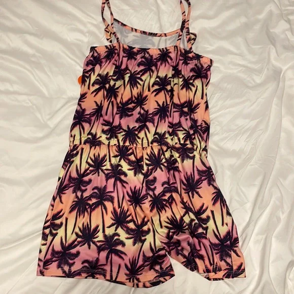 Soft little kids summer romper never worn - Picture 2 of 3